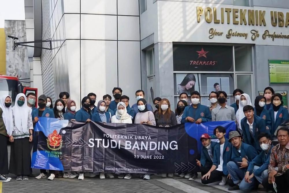 univ swasta di surabaya