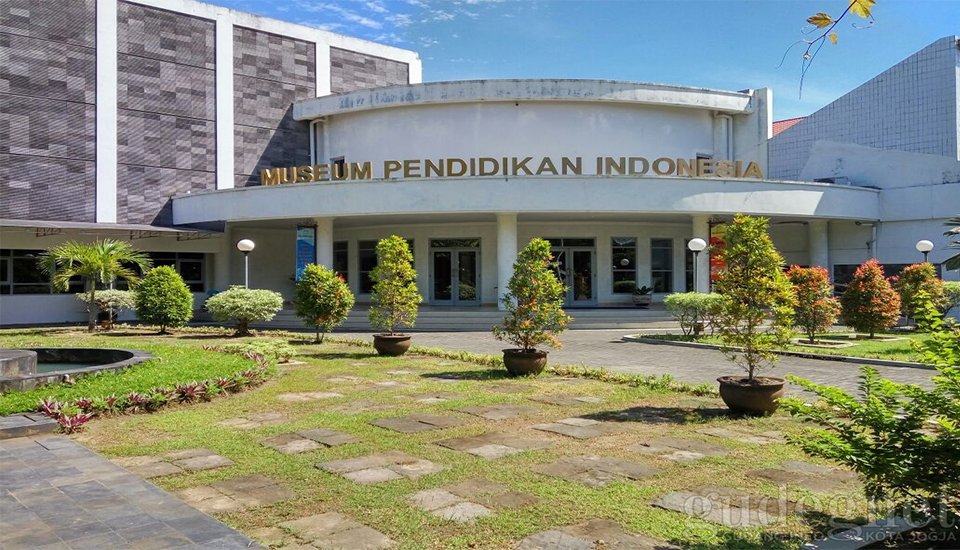 Universitas Negeri Yogyakarta (UNY)