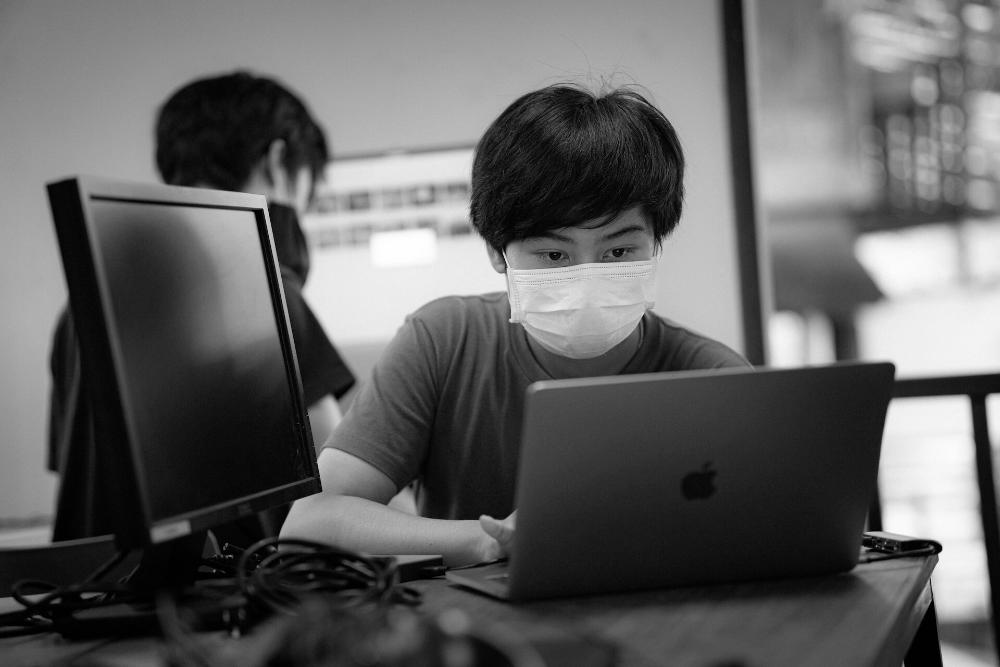 menumbuhkan semangat kerjasama di lingkungan sekolah