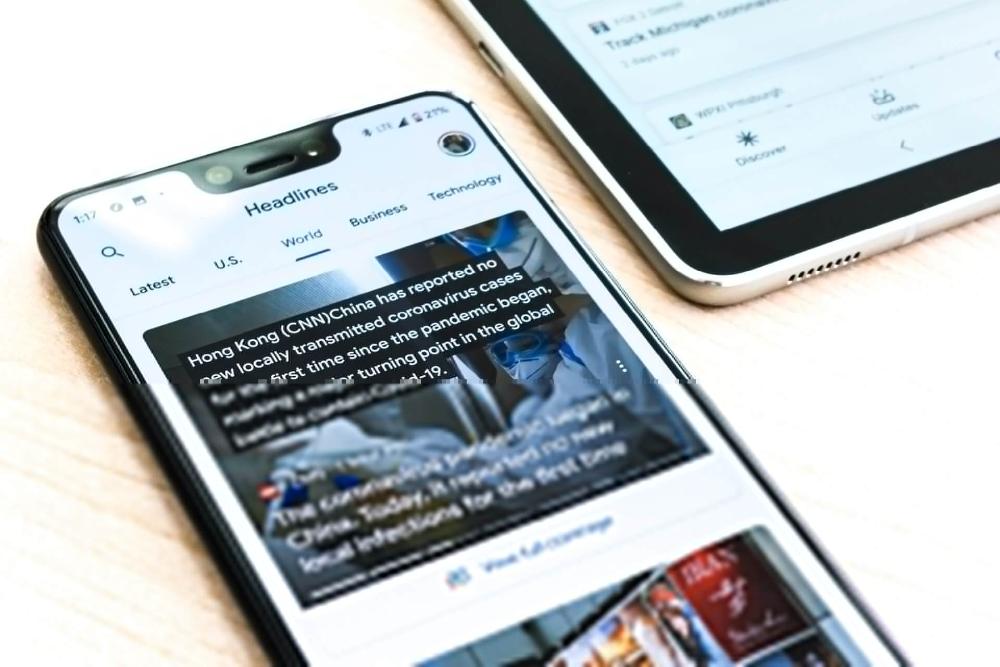 teks berita disajikan dalam bentuk