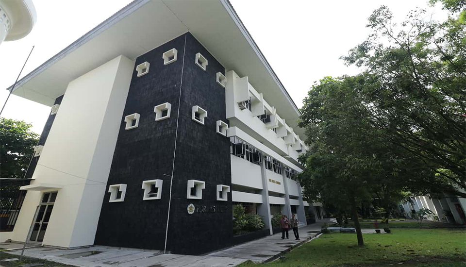 Universitas Gadjah Mada (UGM)