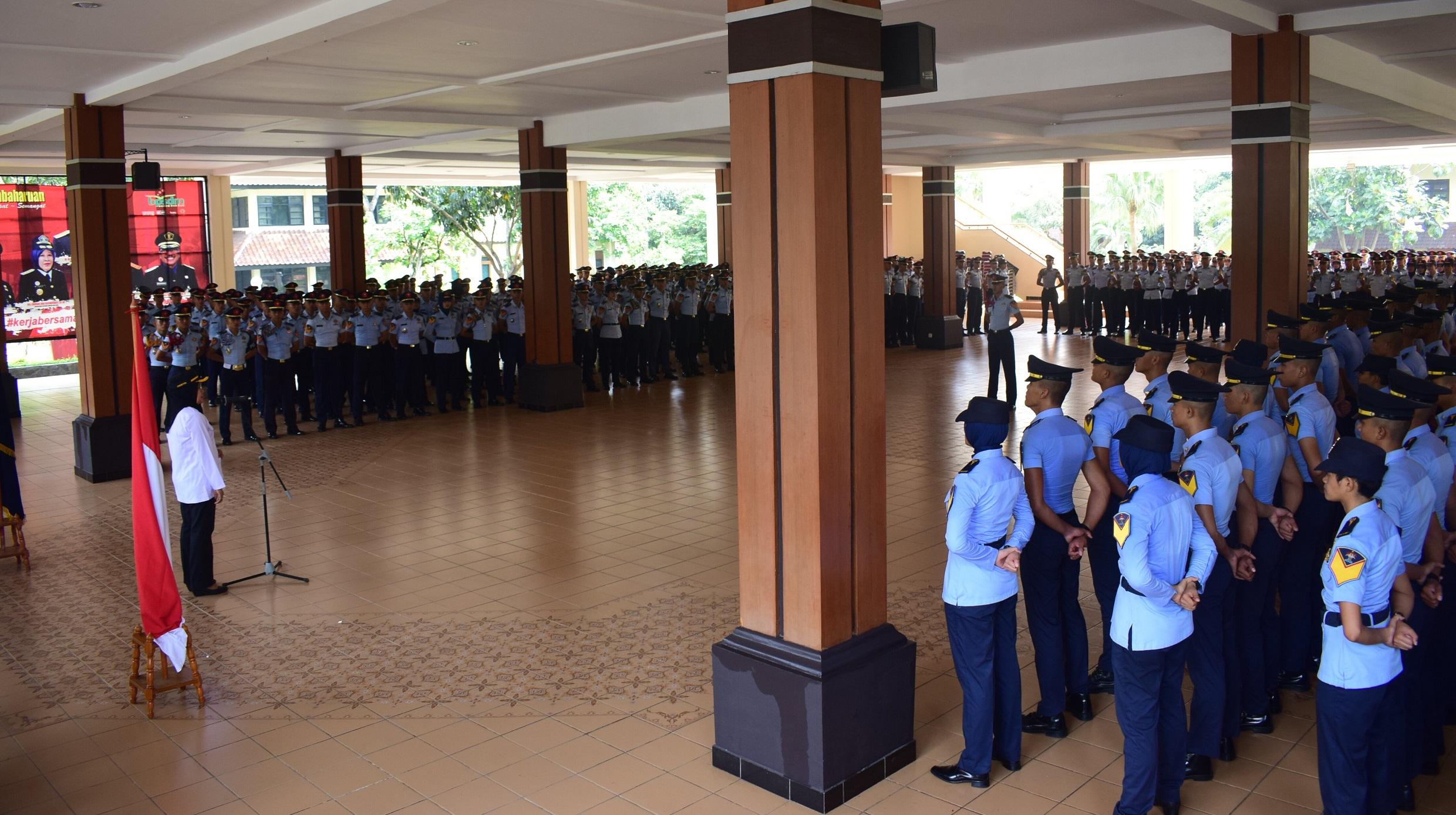 Sekolah kedinasan calon pegawai pemerintah di Indonesia