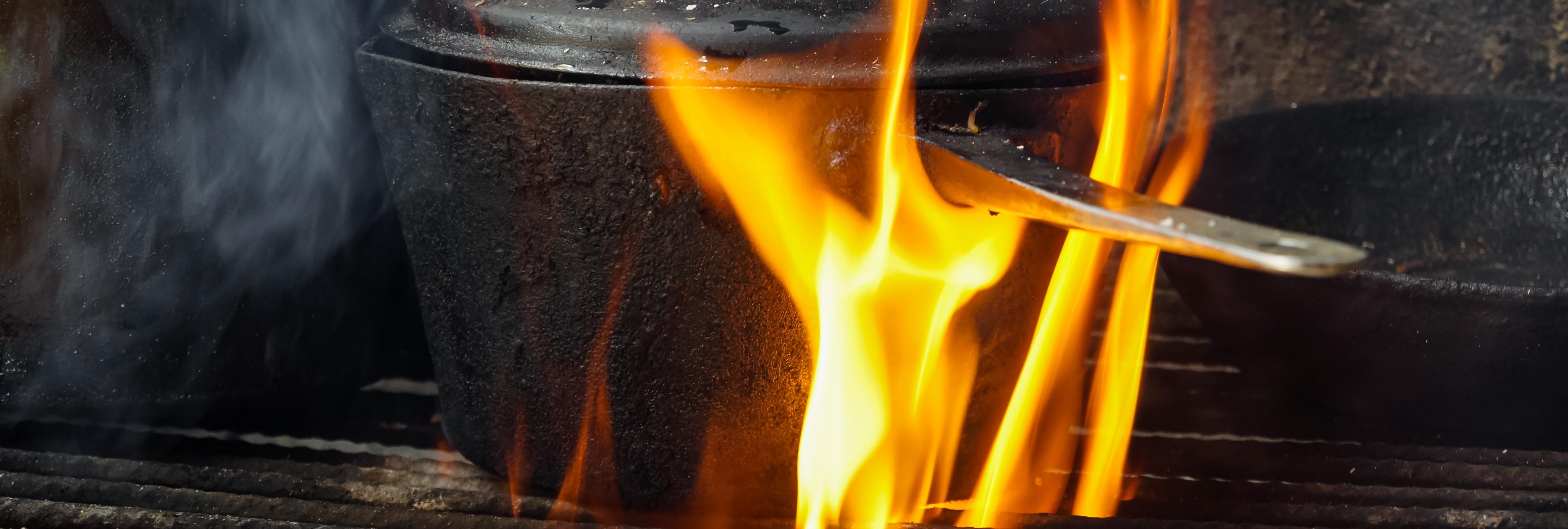 Mentega yang dipanaskan di wajan meleleh karena panas merupakan contoh perpindahan panas dengan cara